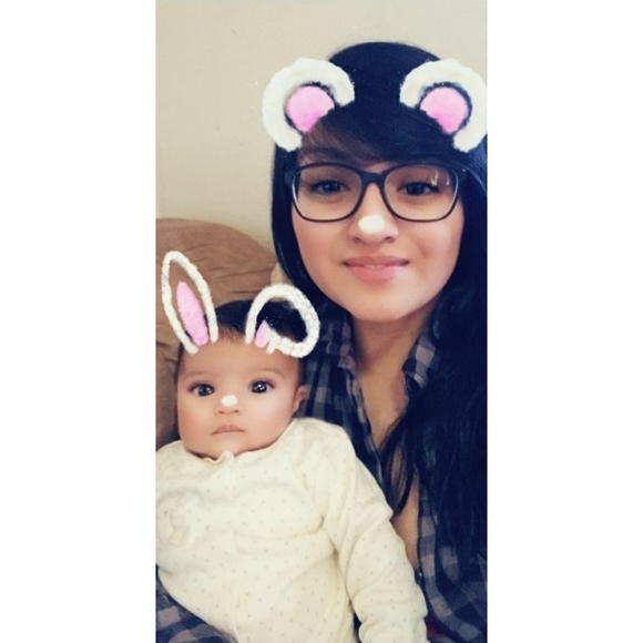 Meet your Posher, Karina - Picture 1 of 1